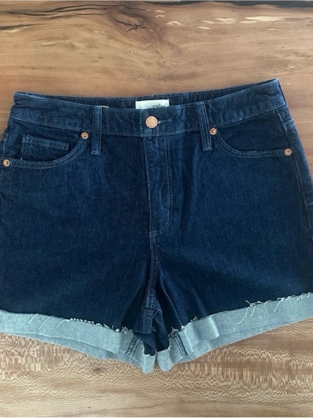 Universal Thread Vintage Midi Denim
Shorts Dark Wash Cuffed High Rise|Size:6/28